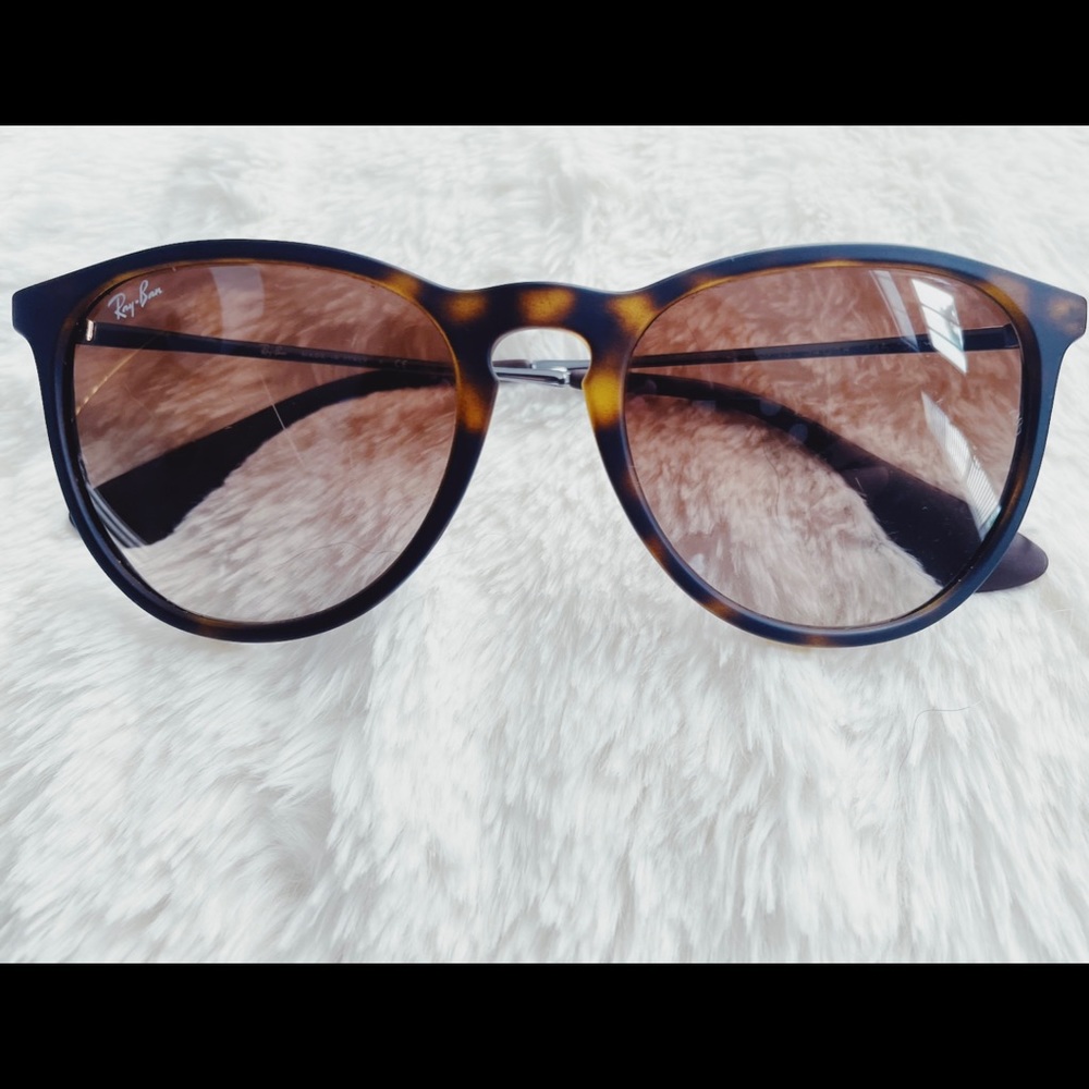 Ray Ban Women’s Sunglasses (Erika Classic)
